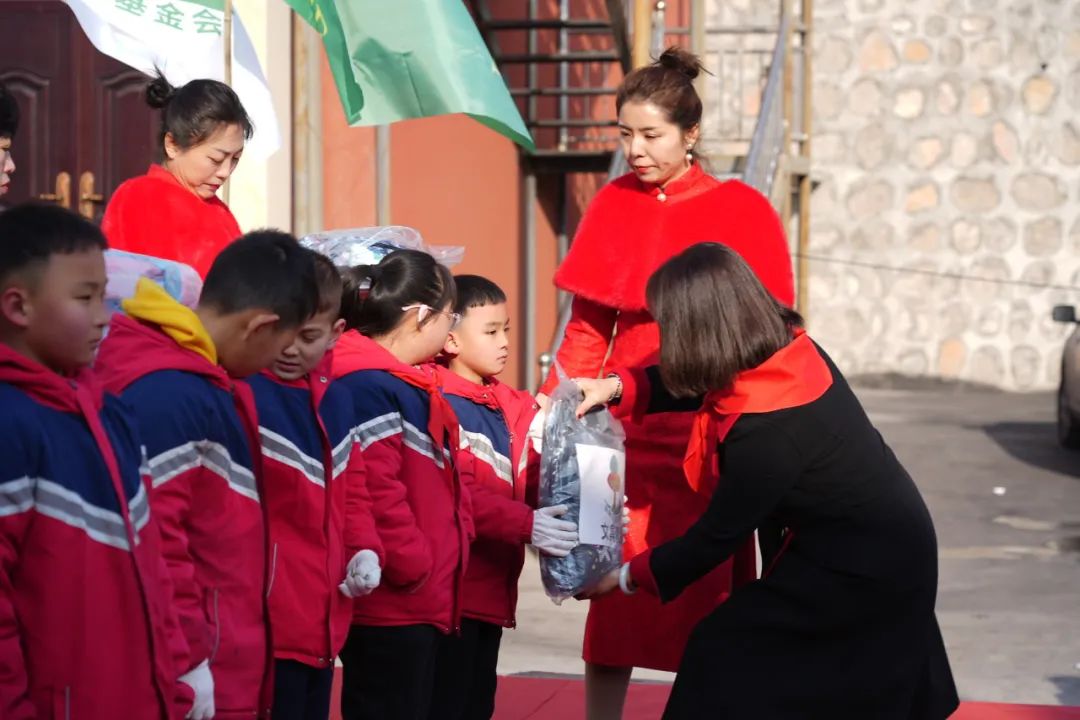 第245所 吕梁市蔚汾镇乔家沟火狐在线客服王润兰小学 第245所 吕梁市蔚汾镇乔家沟火狐在线客服王润兰小学
