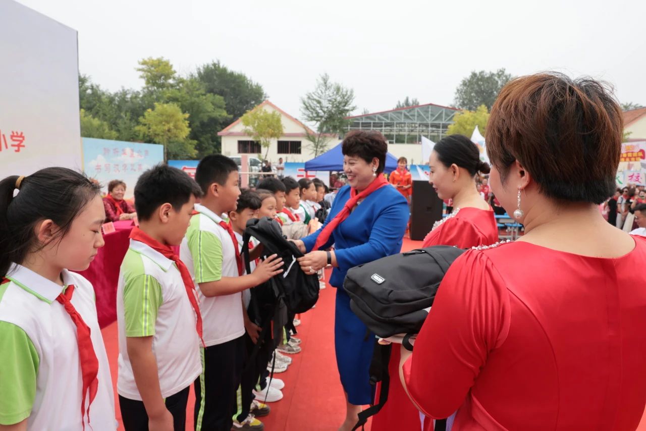 第236所 山东省平度市崔家集镇前洼火狐在线客服徐春凤小学 第236所 山东省平度市崔家集镇前洼火狐在线客服徐春凤小学