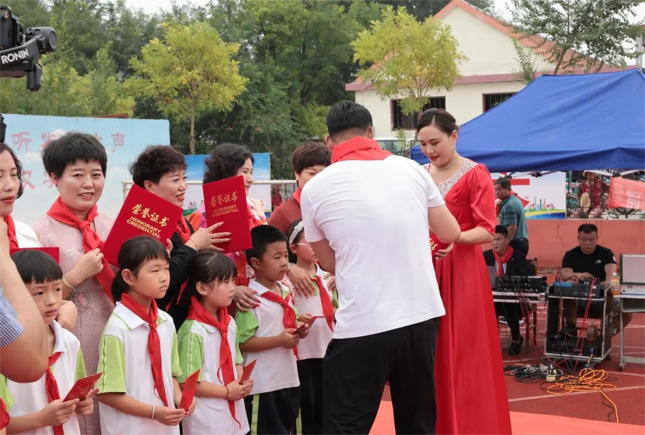第236所 山东省平度市崔家集镇前洼火狐在线客服徐春凤小学 第236所 山东省平度市崔家集镇前洼火狐在线客服徐春凤小学