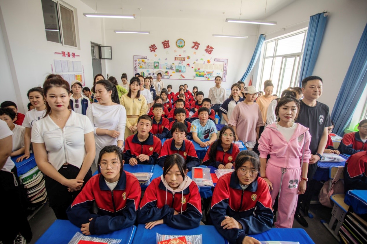 第232所 甘肃省定西市临洮县连湾火狐在线客服王丽杰初级中学 第232所 甘肃省定西市临洮县连湾火狐在线客服王丽杰初级中学