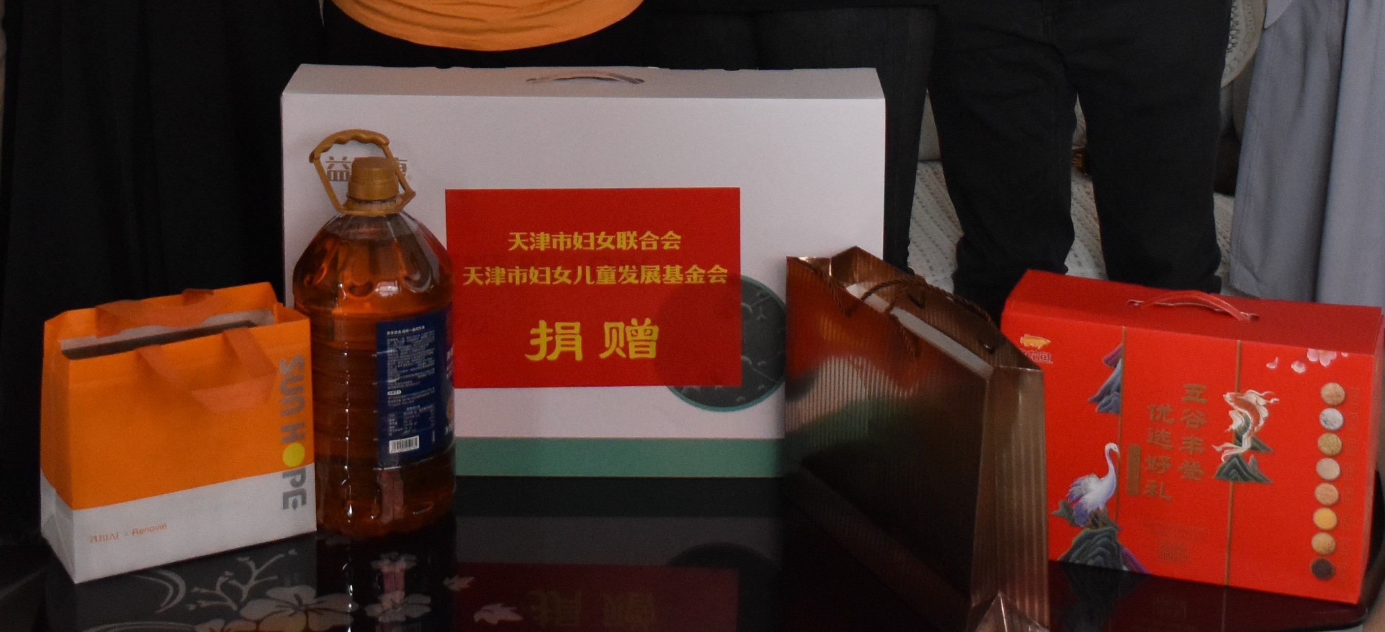 火狐在线客服公益送温暖:6载慈善 660名单亲母亲受益 火狐在线客服公益送温暖:6载慈善 660名单亲母亲受益