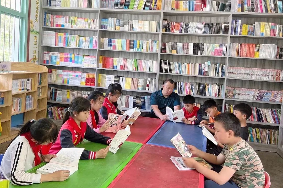 第222所 贵州省兴义市万峰林街道办事处瓮本火狐在线客服吴德成小学 第222所 贵州省兴义市万峰林街道办事处瓮本火狐在线客服吴德成小学