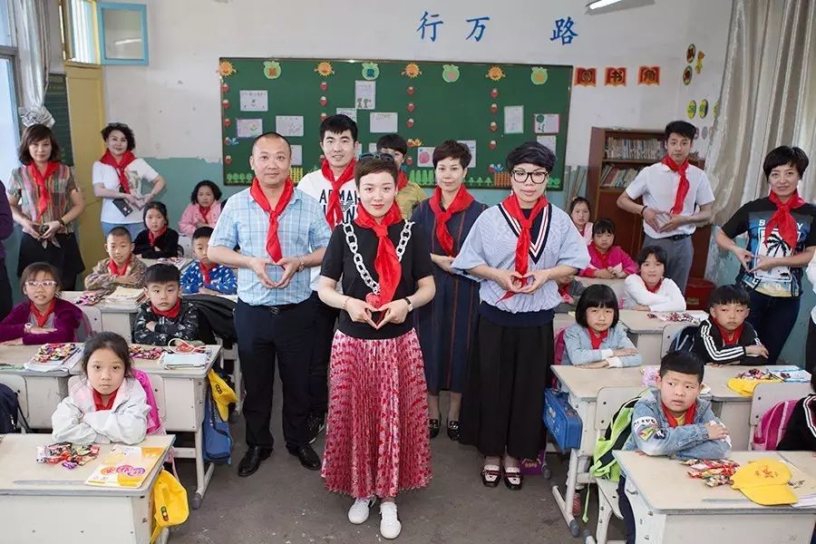第81所 衢州市龙游县官潭福和火狐在线客服万宝雪小学 第81所 衢州市龙游县官潭福和火狐在线客服万宝雪小学