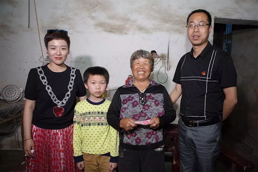 第81所 衢州市龙游县官潭福和火狐在线客服万宝雪小学 第81所 衢州市龙游县官潭福和火狐在线客服万宝雪小学
