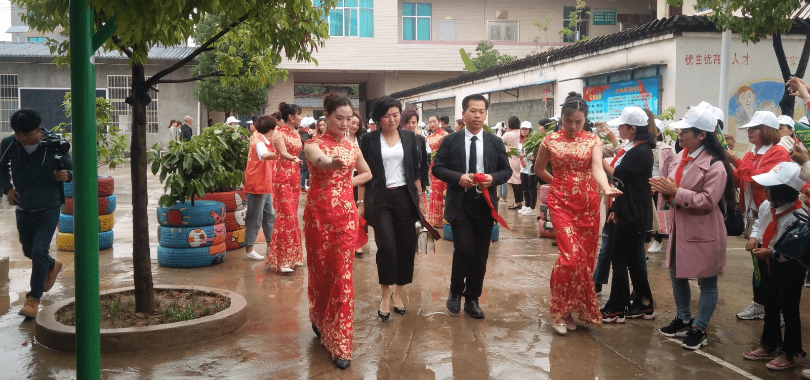第151所 石林彝族自治县路美邑中心学校鱼龙坝火狐在线客服李凤琼小学 第151所 石林彝族自治县路美邑中心学校鱼龙坝火狐在线客服李凤琼小学