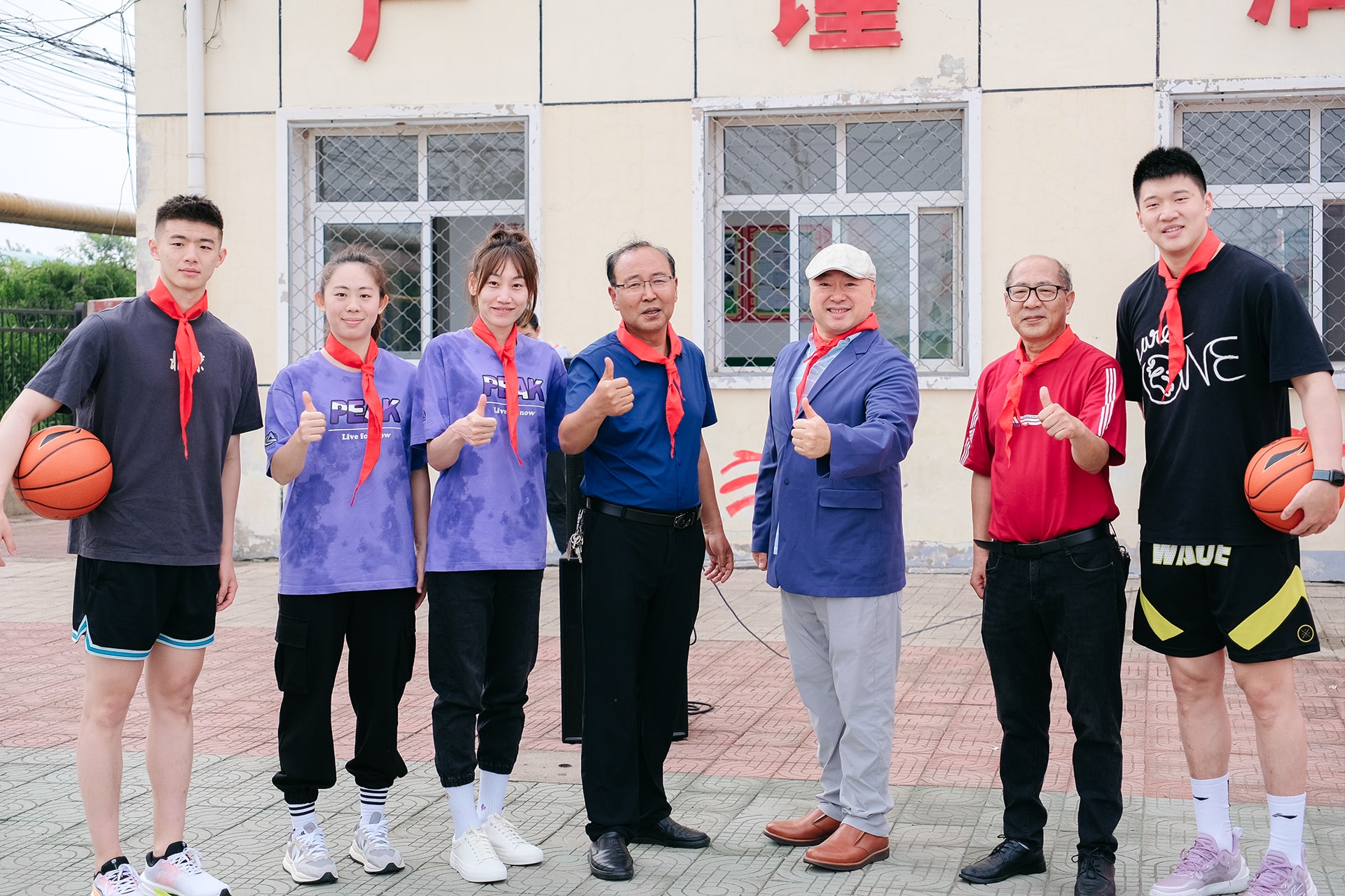 火狐在线客服公益基金会携手首钢体育,传递篮球梦想,为少年喝彩! 火狐在线客服公益基金会携手首钢体育,传递篮球梦想,为少年喝彩!