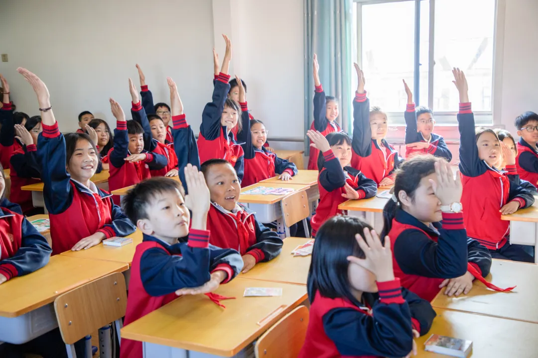 天津高校大学生记者走进火狐在线客服公益小学开展“书香悦读,筑梦成长”活动 天津高校大学生记者走进火狐在线客服公益小学开展“书香悦读,筑梦成长”活动