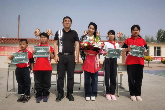 第211所 内蒙古赤峰市宁城县小城子镇高桥蒙汉火狐在线客服梁玉梅小学 第211所 内蒙古赤峰市宁城县小城子镇高桥蒙汉火狐在线客服梁玉梅小学